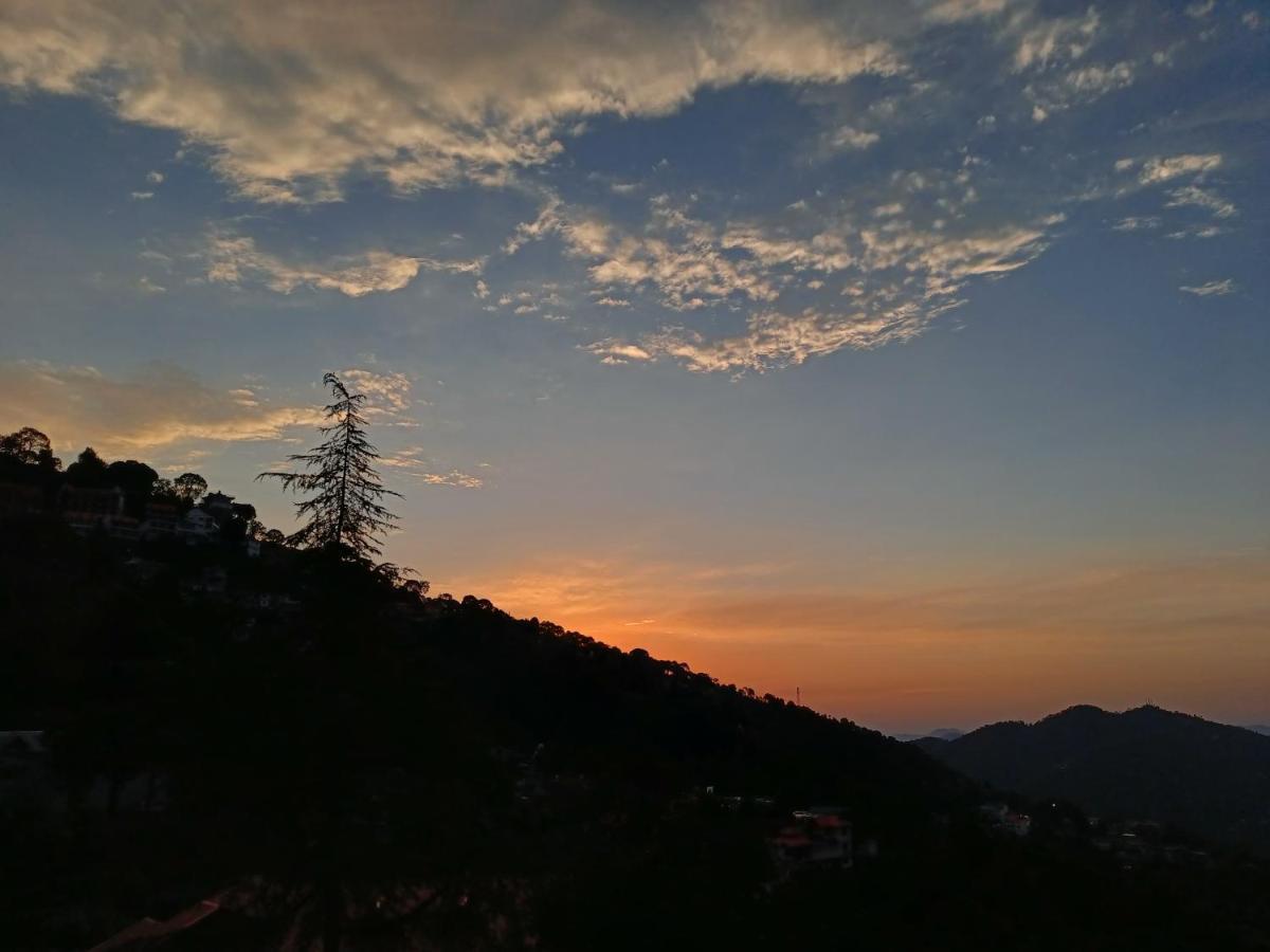 Sunrise View Homestay Kasauli Extérieur photo